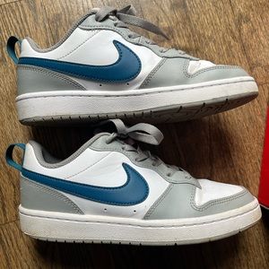 Nike Court Borough Low 2